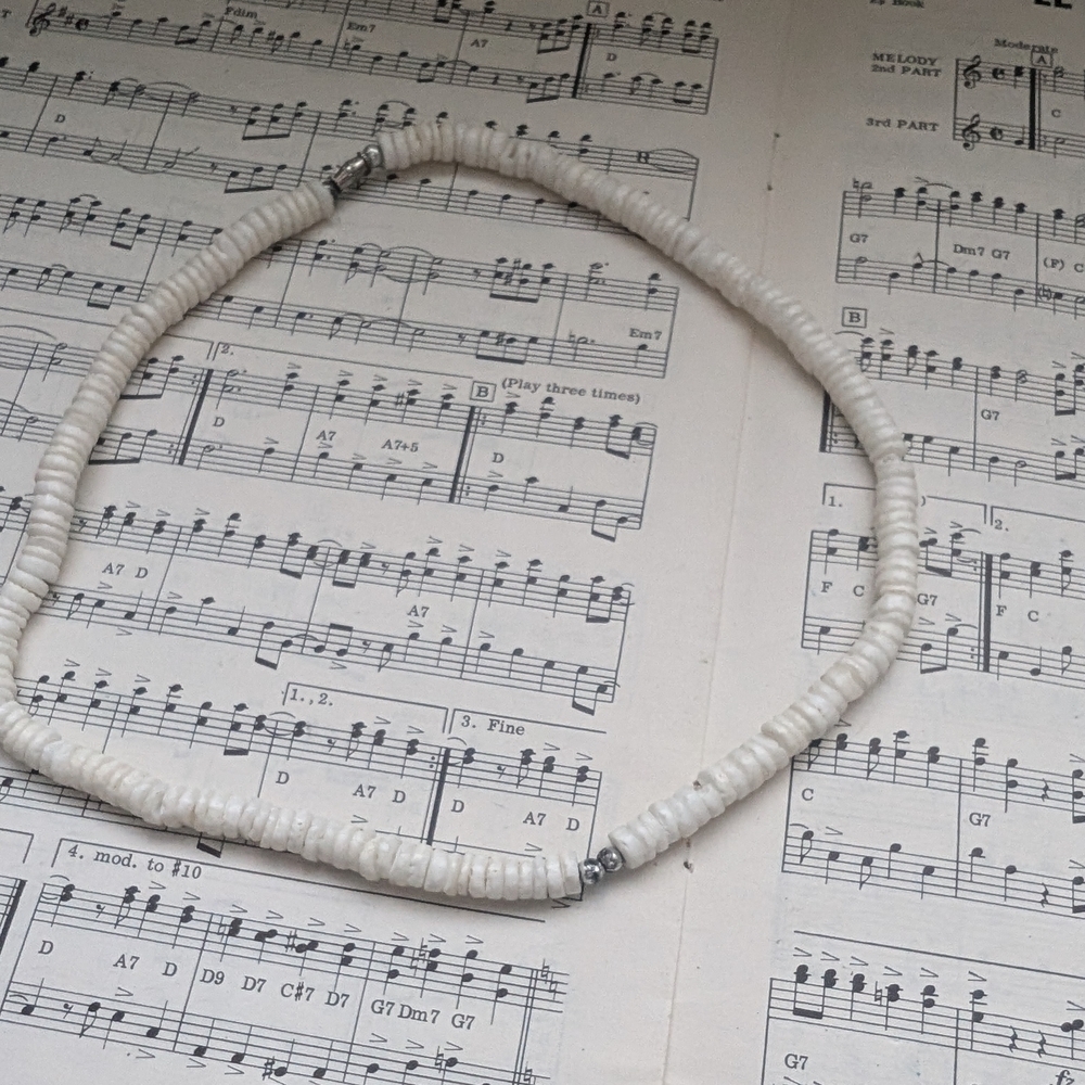 Elegant White Beaded Necklace - Picture 2 of 7